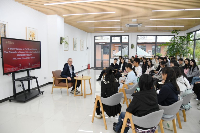 A181015DFFE658454B97F1FA0F5 2047D733 55CC4